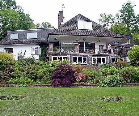 Linchens Bed And Breakfast Felbridge المظهر الخارجي الصورة