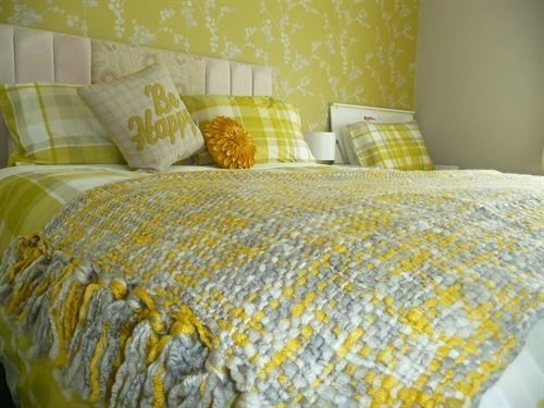Linchens Bed And Breakfast Felbridge المظهر الخارجي الصورة