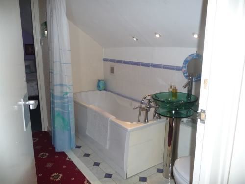 Linchens Bed And Breakfast Felbridge المظهر الخارجي الصورة
